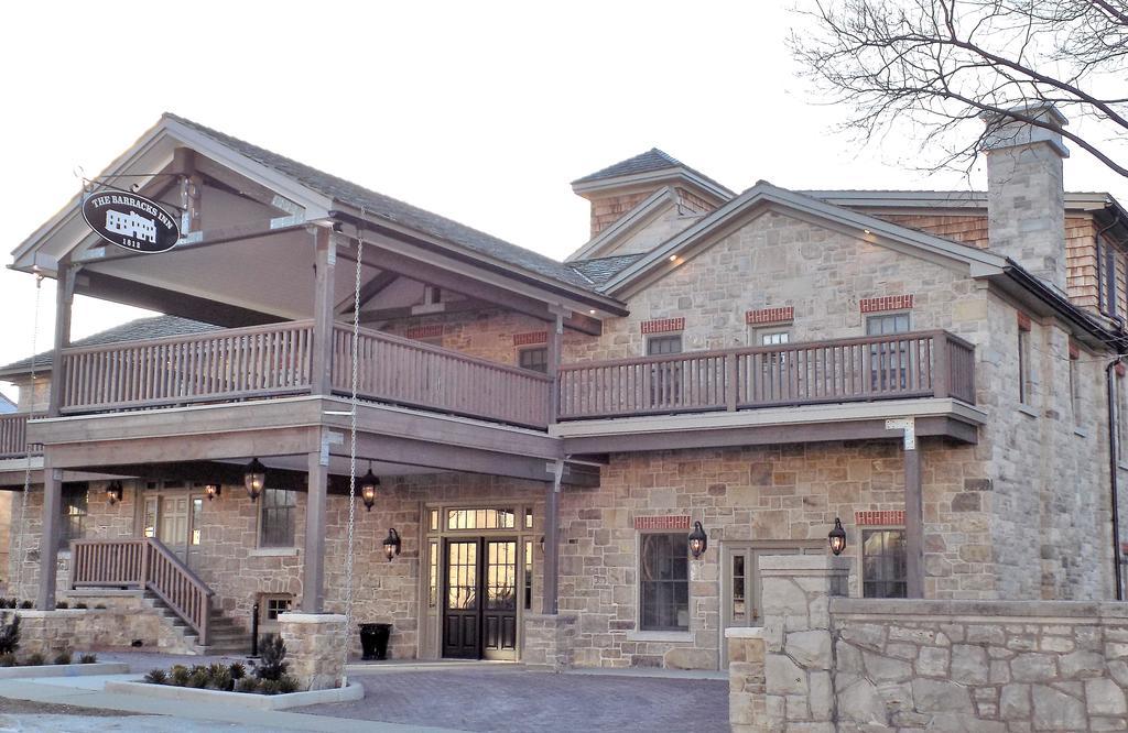 The Barracks Inn ハミルトン エクステリア 写真