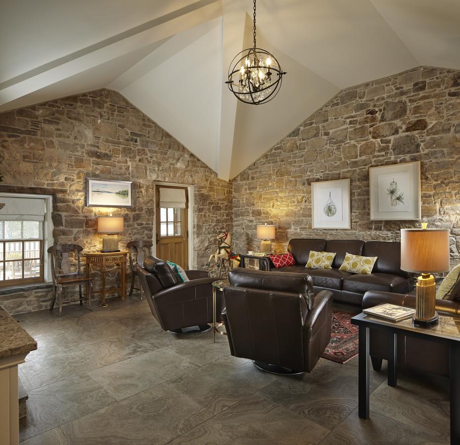 The Barracks Inn ハミルトン エクステリア 写真